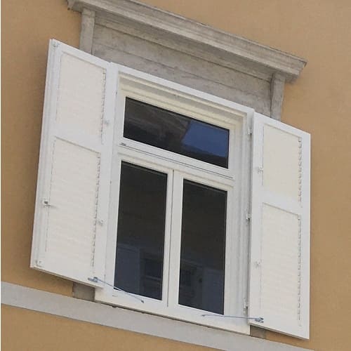 Kako pomembna je zaščita lesenih oken?